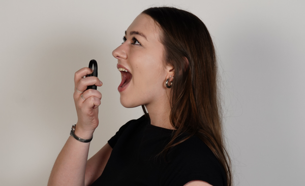 Alcohol-Free vs. Alcohol Breath Spray: What's the Difference?